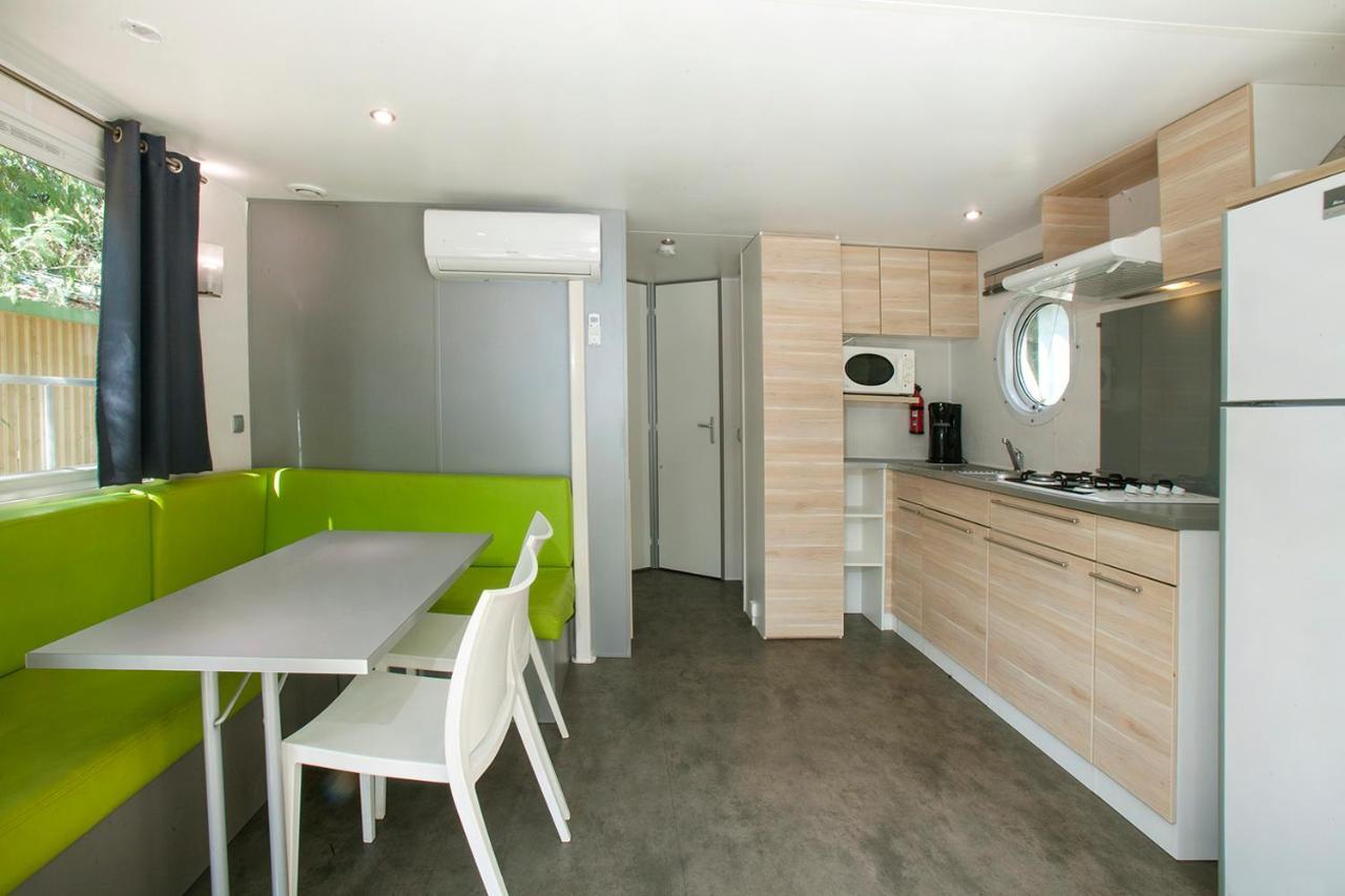 Mobile Home I Private Sanitary Facilities Air Conditioning