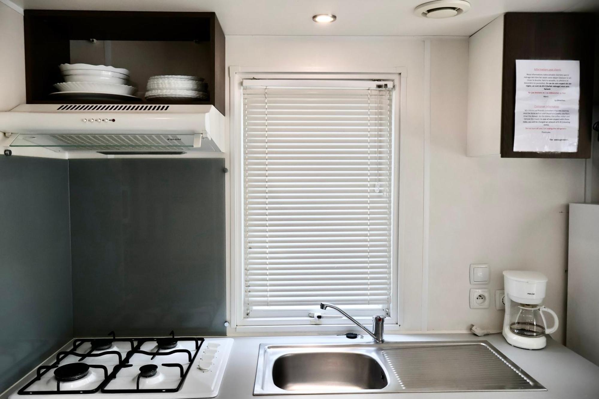 Mobile Home I Private Sanitary Facilities Air Conditioning