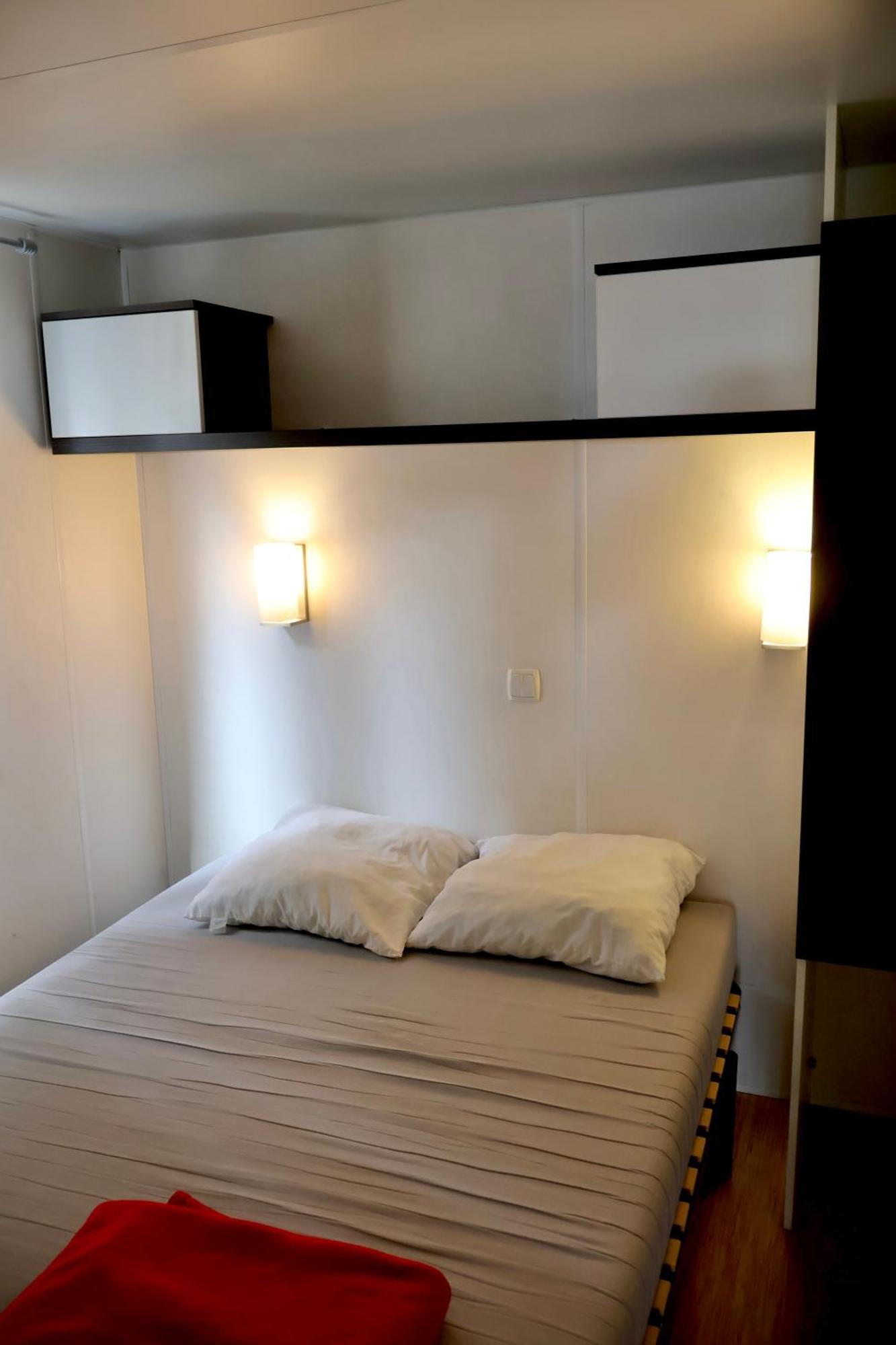 Mobile Home I Private Sanitary Facilities Air Conditioning