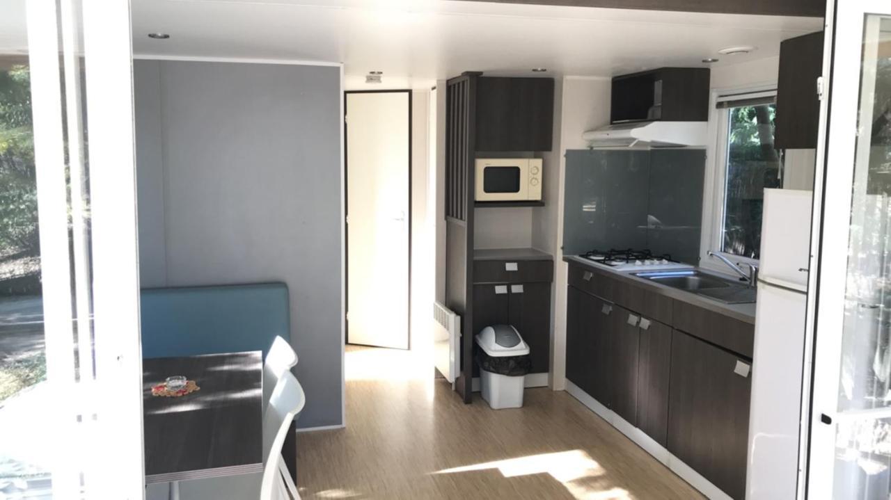 Mobile Home I Private Sanitary Facilities Air Conditioning