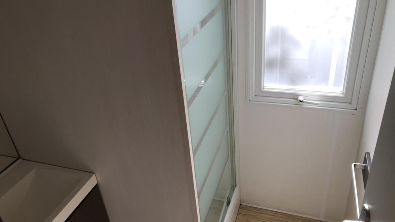 Mobile Home I Private Sanitary Facilities Air Conditioning